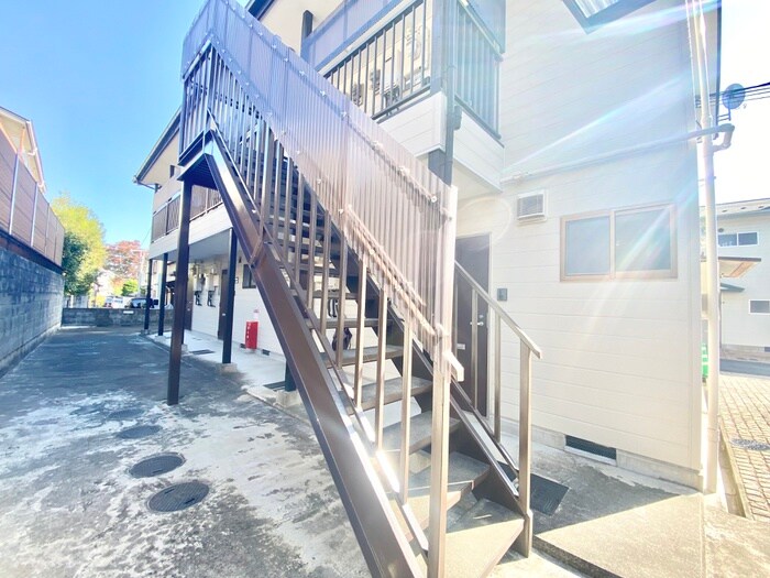 物件外観写真5　(エントランス部分)