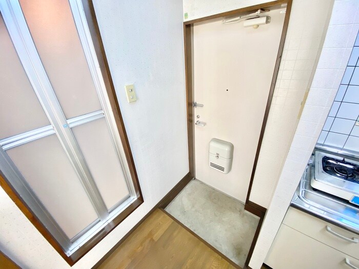 物件内観写真11　(玄関)