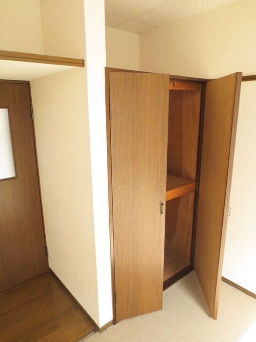 物件内観写真13　(収納)