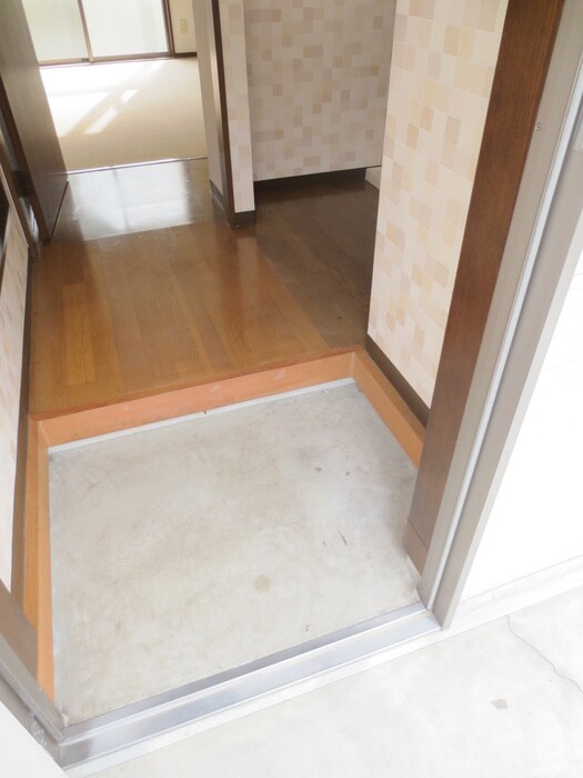 物件内観写真14　(玄関)