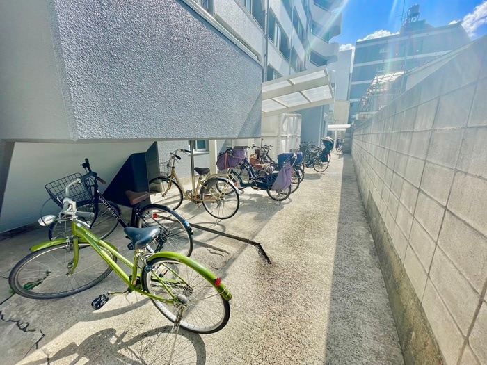 物件外観写真2　(駐輪場)