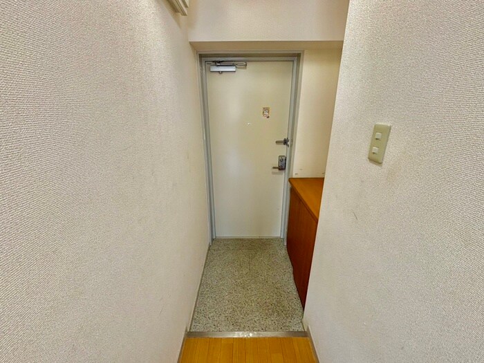 物件内観写真7　(玄関)