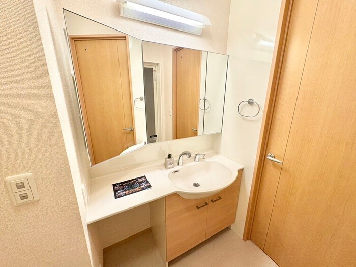 物件内観写真10　(洗面)