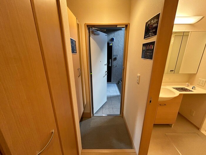 物件内観写真16　(玄関)