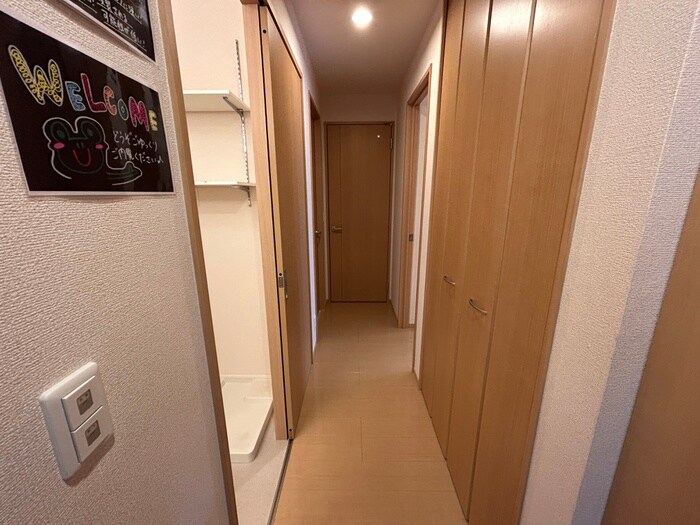 物件内観写真17　(廊下)