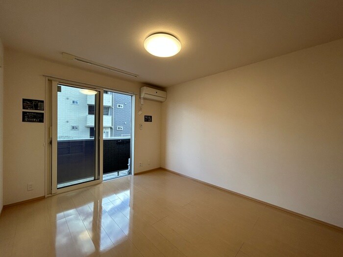 物件内観写真19　(居室)