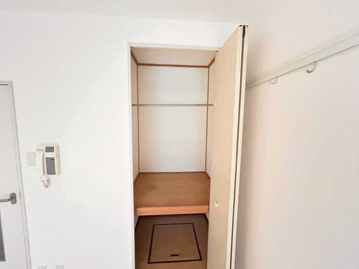 物件内観写真13　(収納)