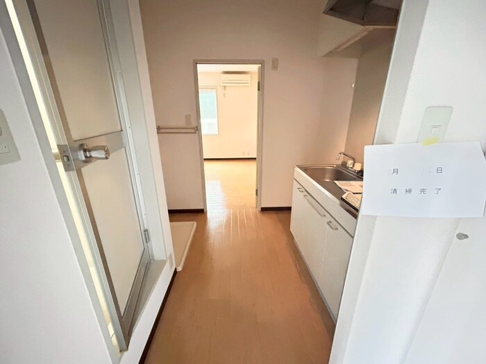 物件内観写真17　(廊下)