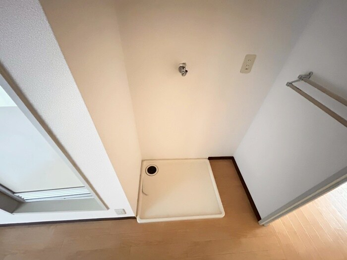 物件内観写真18　(洗濯機置場)