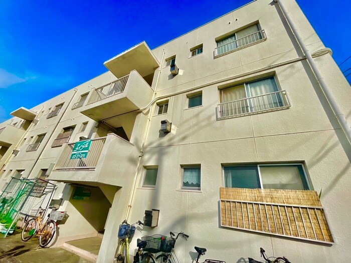 綾園ハイツの外観写真