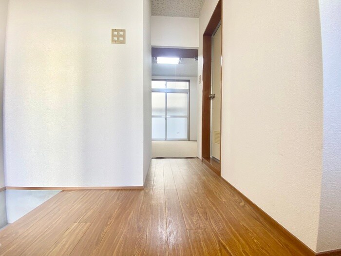 物件内観写真18　(廊下)