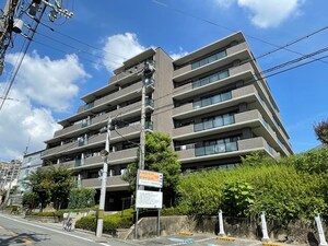ｶﾞｰﾃﾞﾝｽﾃｲﾂ千里丘吹田・山手通り外観写真