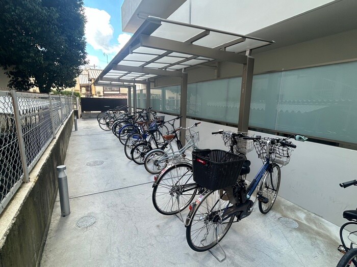 物件外観写真3　(駐輪場)