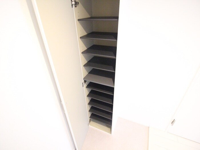 物件内観写真16　(靴箱)