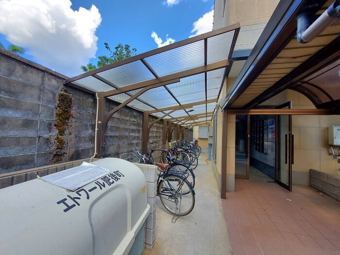 物件外観写真5　(駐輪場)