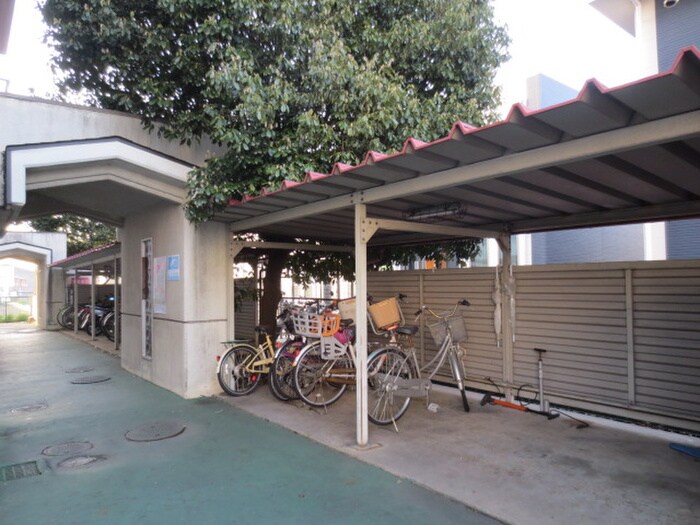 物件外観写真2　(駐輪場)