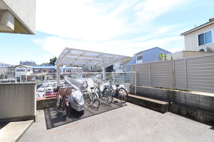 物件外観写真3　(駐輪場)