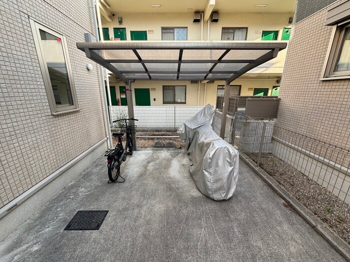 物件外観写真6　(駐輪場)