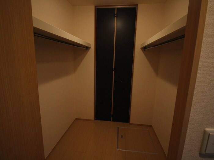 物件内観写真11　(収納)