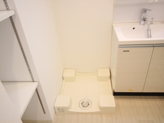 物件内観写真11　(洗濯機置場)