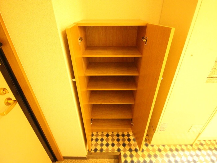 物件内観写真18　(靴箱)