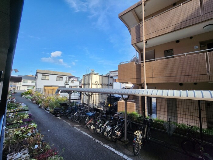 物件内観写真15　(室内からの展望)