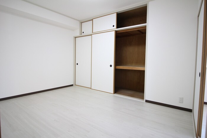 物件内観写真16　(収納)
