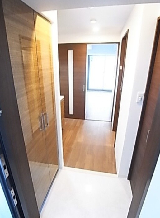 物件内観写真18　(玄関)