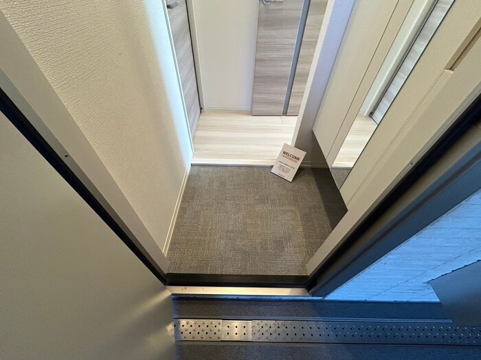 物件内観写真17　(玄関)