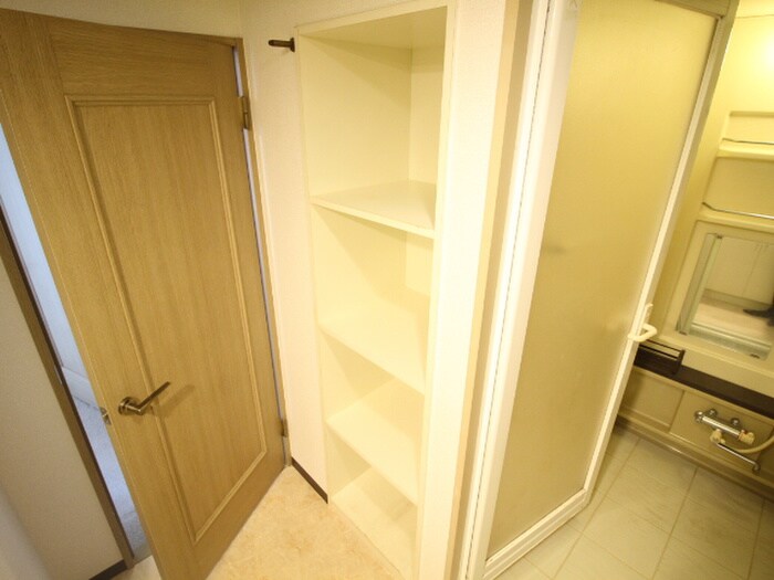 物件内観写真12　(収納)