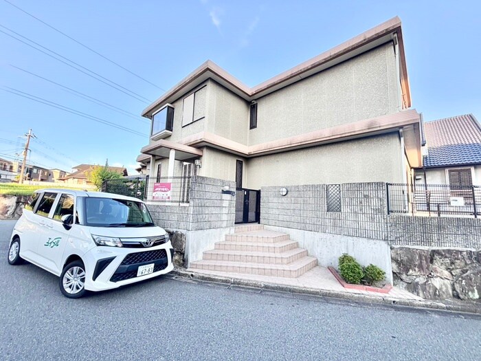 東香里南町貸家（15-18）の物件外観写真