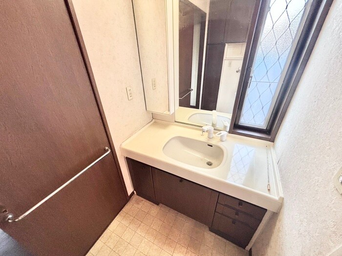 物件内観写真9　(洗面)