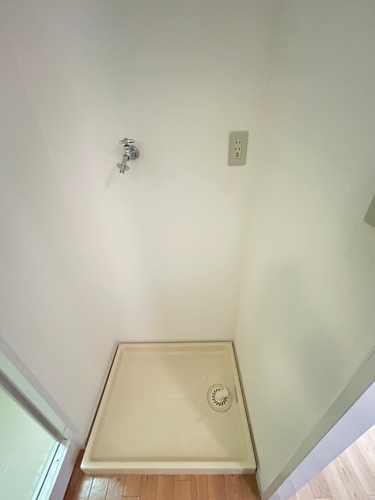 物件内観写真9　(洗濯機置場)