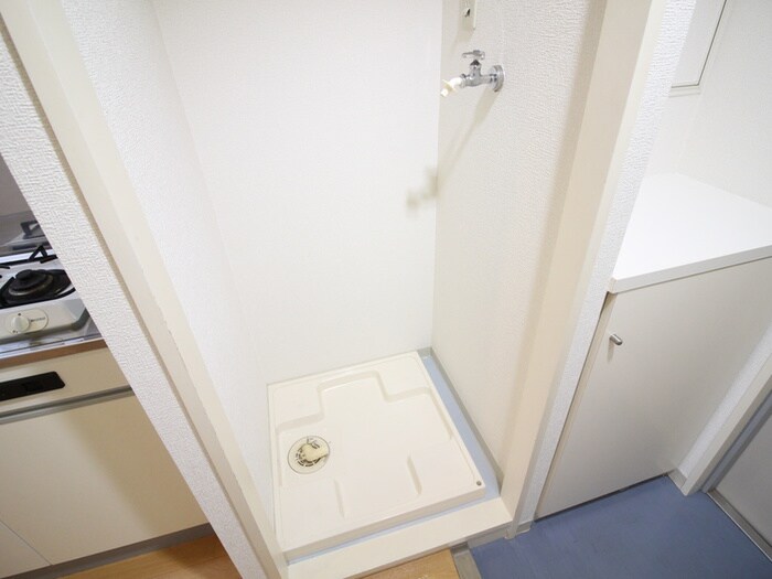 物件内観写真10　(洗濯機置場)