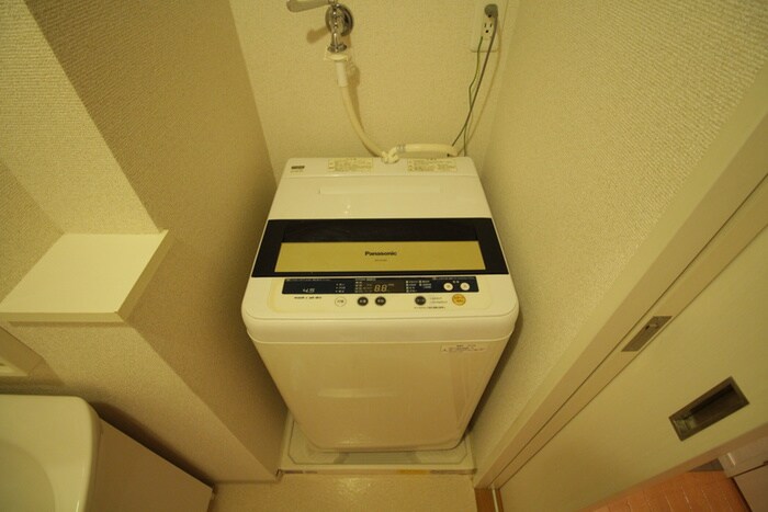 物件内観写真15　(洗濯機置場)