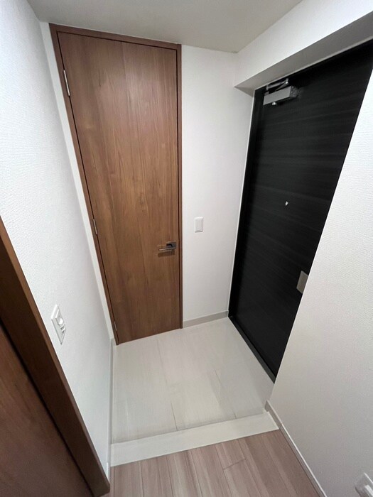 物件内観写真16　(玄関)