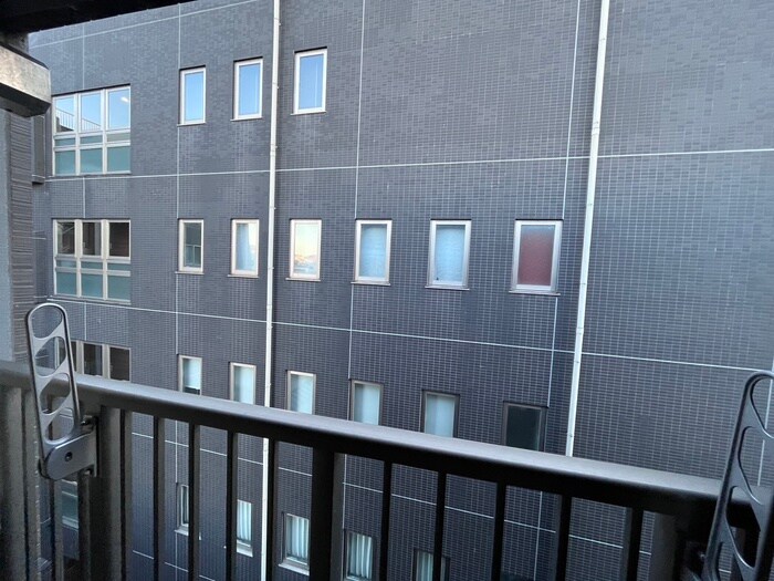 物件内観写真20　(室内からの展望)