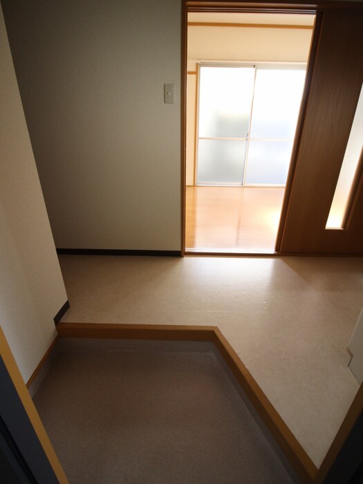 物件内観写真7　(玄関)