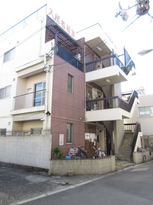 物件外観写真3　(エントランス部分)