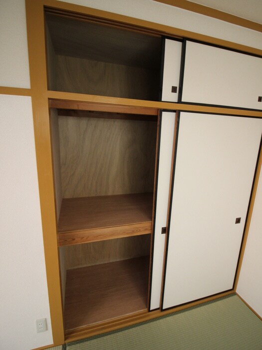 物件内観写真16　(収納)