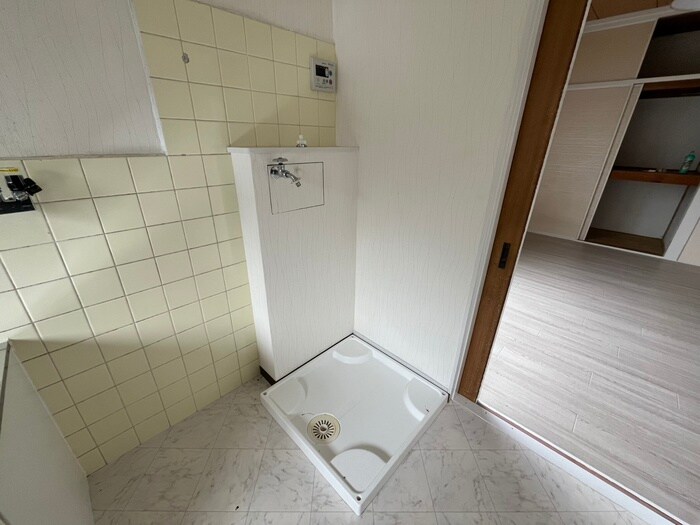 物件内観写真20　(洗濯機置場)