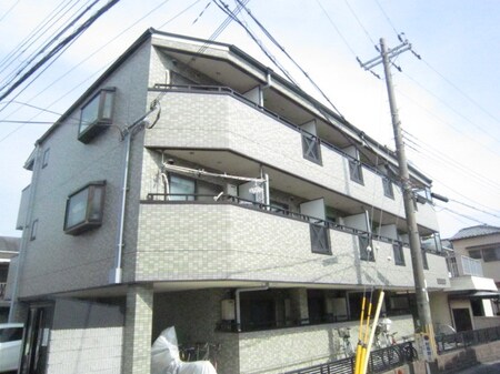 ハイツクロ－バ－２外観写真