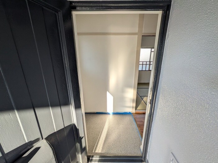 物件内観写真12　(玄関)