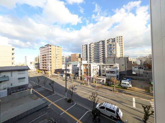 物件内観写真13　(室内からの展望)