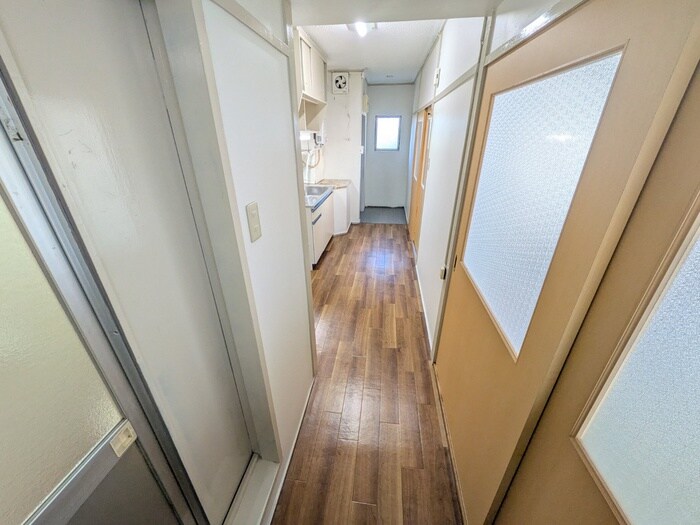 物件内観写真16　(廊下)