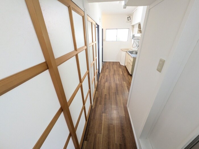 物件内観写真18　(廊下)