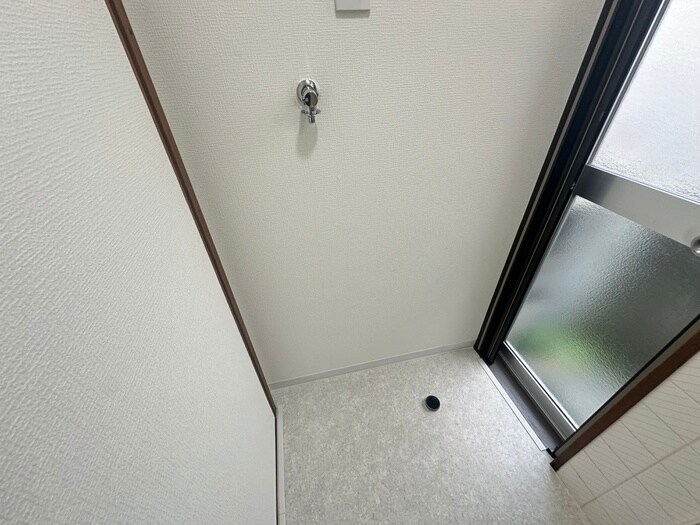 物件内観写真13　(洗濯機置場)