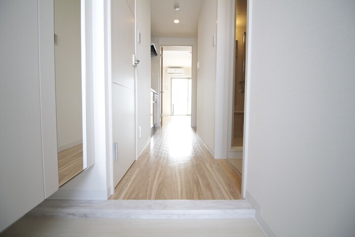 物件内観写真16　(玄関)