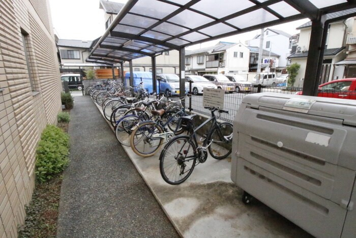 物件外観写真3　(駐輪場)