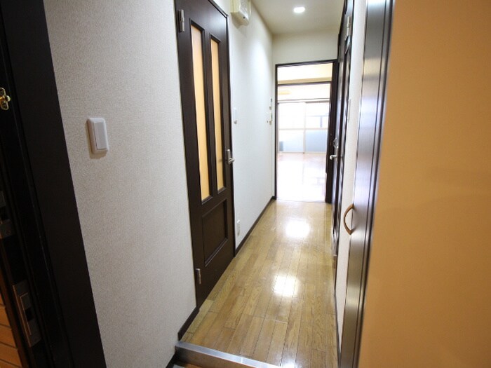 物件内観写真15　(廊下)